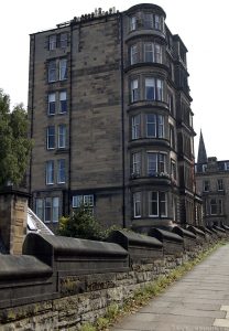 douglas_gdns01