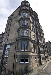 douglas_gdns02