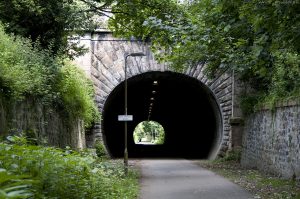 E_TrinityRdTunnel00