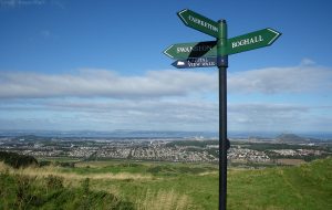 hillend_sign02